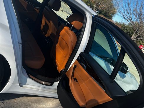 Used 2019 BMW 530i xDrive w/ Convenience Package image 11