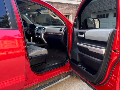 Used 2014 Toyota Tundra Limited w/ Limited Premium Package AWD/4WD image 19