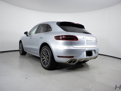Used 2016 Porsche Macan Turbo image 9