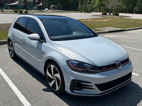 Used 2019 Volkswagen Golf 4-Door FWD image 9