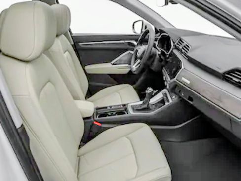 Used 2021 Audi Q3 2.0T Premium Plus w/ Premium Plus Package image 5