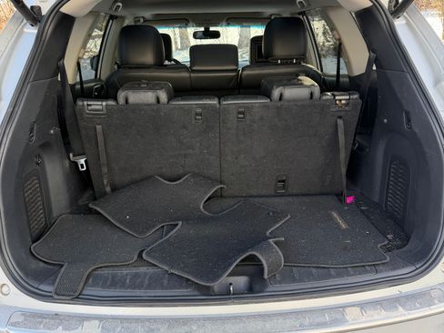 Used 2016 Nissan Pathfinder Platinum w/ Family Entertainment Package image 10