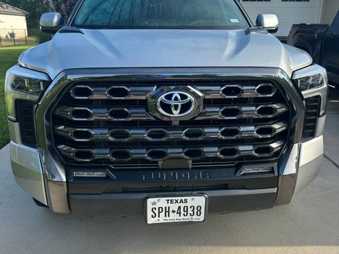 Used 2023 Toyota Tundra Platinum w/ Advanced Package AWD/4WD image 9
