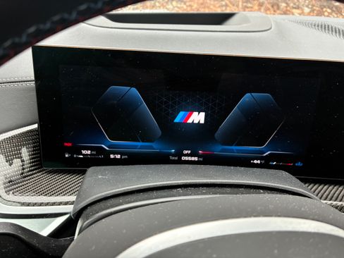 Used 2025 BMW X7 M60i image 4