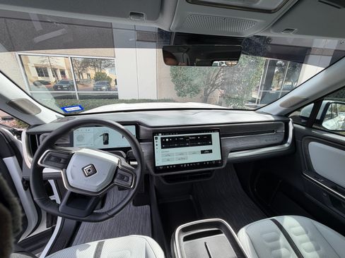 Used 2026 Rivian R1S Adventure image 8