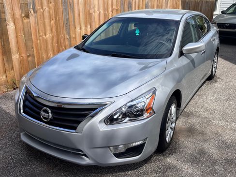 Used 2015 Nissan Altima 2.5 S w/ Power Driver Seat Package FWD image 5
