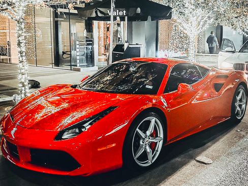 Used 2018 Ferrari 488 GTB image 4