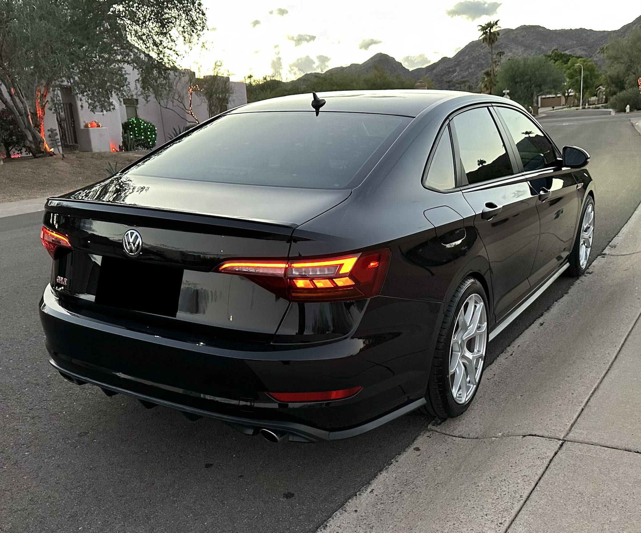 Used 2019 Volkswagen Jetta GLI FWD image 6