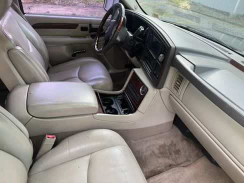 Used 2005 Cadillac Escalade ESV AWD image 6