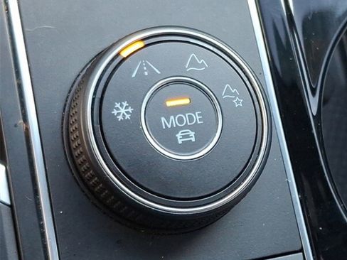 Used 2022 Volkswagen Atlas Cross Sport SEL R-Line image 8