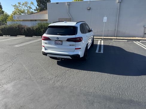 Used 2020 BMW X5 M50i w/ Executive Package image 5
