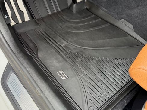 Used 2019 BMW 530e xDrive w/ M Sport Package image 20