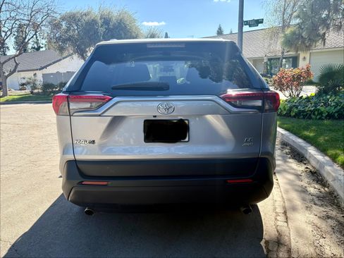 Used 2021 Toyota RAV4 LE image 14