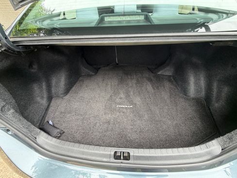 Used 2015 Toyota Corolla LE FWD image 19