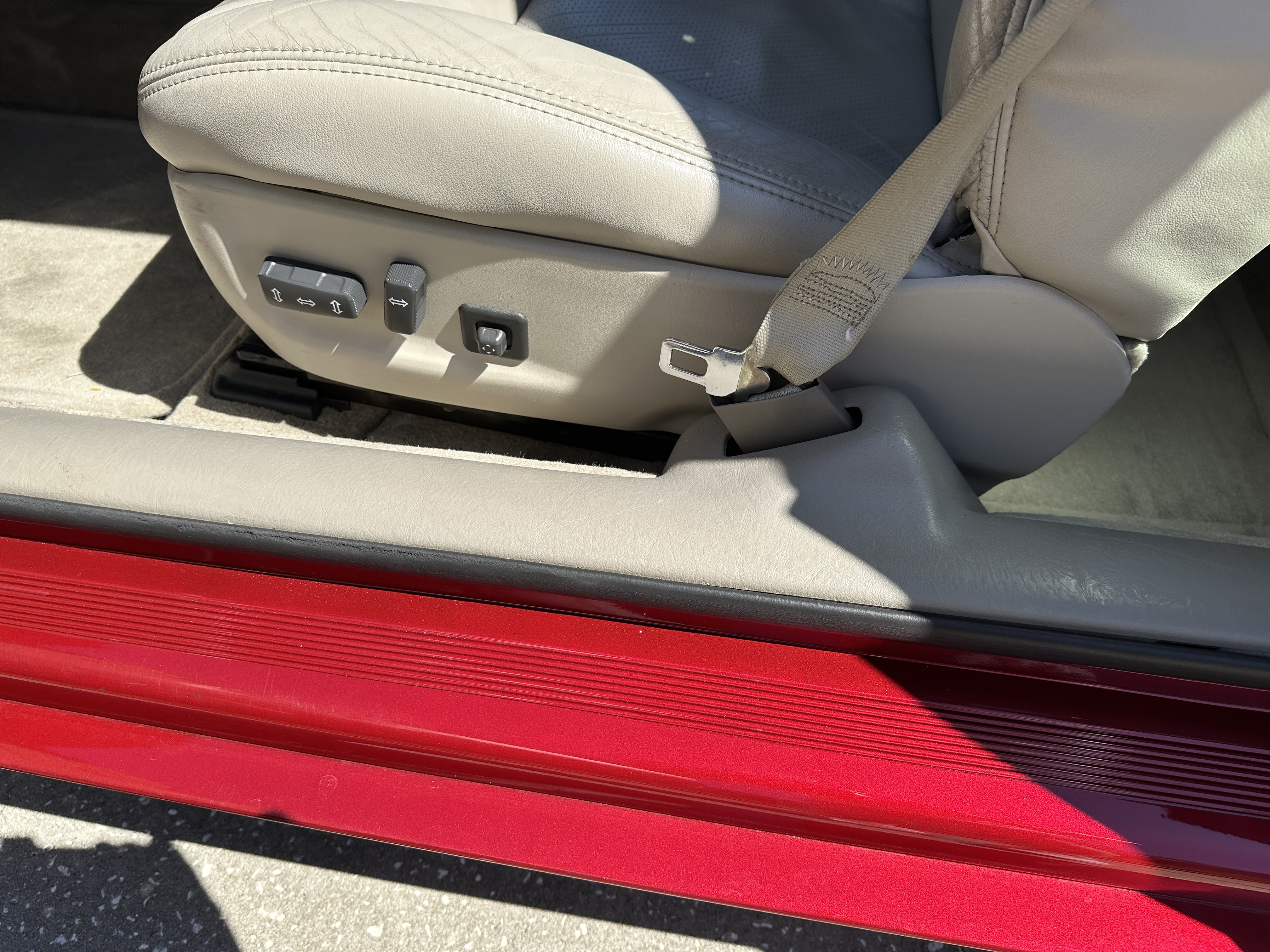 Used 2001 Cadillac Eldorado Touring FWD image 23