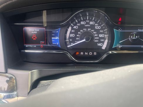 Used 2014 Lincoln MKS AWD w/ Equipment Group 101A image 9