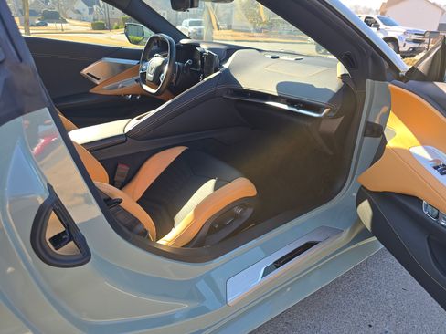 Used 2024 Chevrolet Corvette Stingray Preferred Cpe w/ Battery Protection Package image 10