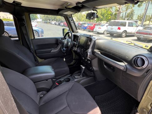 Used 2013 Jeep Wrangler Unlimited Sport AWD/4WD image 11