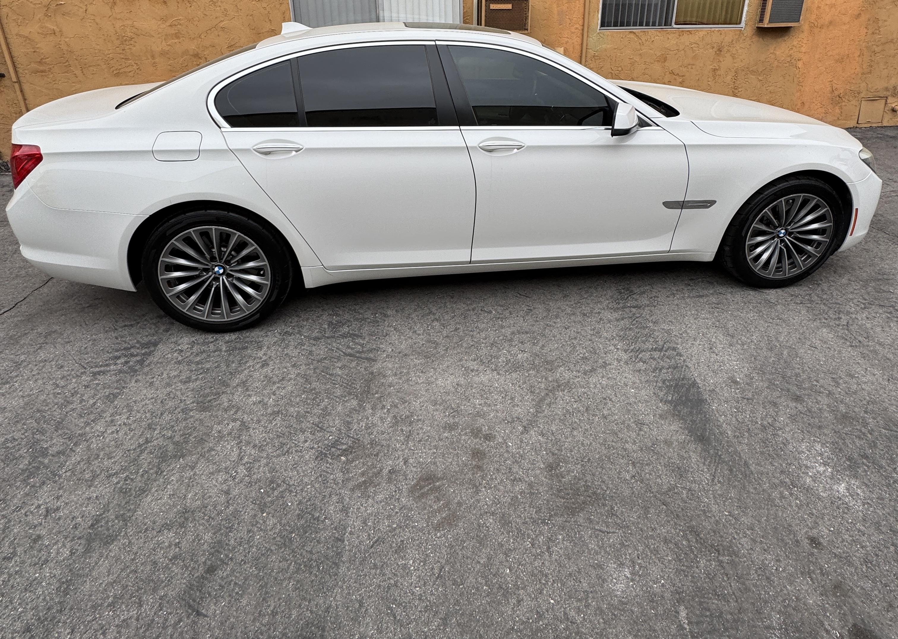 Used 2011 BMW 740i RWD image 2