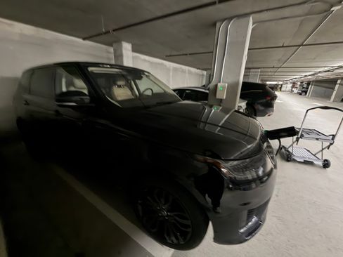 Used 2020 Land Rover Range Rover Sport HSE image 8