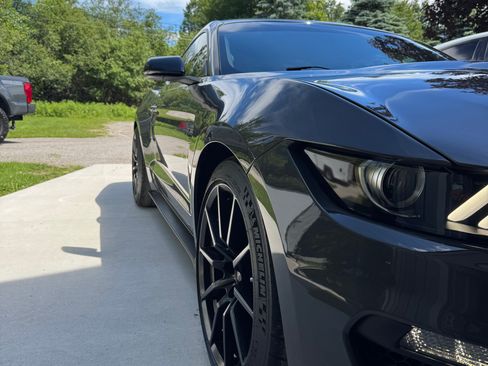 Used 2018 Ford Mustang Shelby GT350 w/ Electronics Package RWD image 4