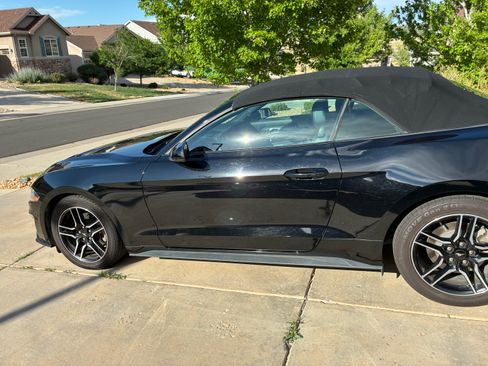 Used 2023 Ford Mustang Premium RWD image 4