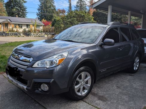 Used 2014 Subaru Outback 3.6R Limited image 1