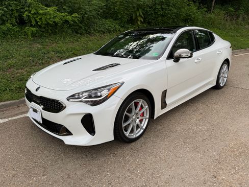 Used 2019 Kia Stinger GT2 AWD/4WD image 2