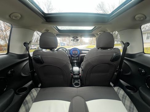 Used 2014 MINI Cooper 2-Door Hardtop w/ Premium Package image 8