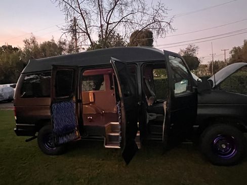 Used 2001 Ford E-250 and Econoline 250 RWD image 10