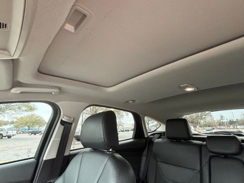 Used 2018 Ford Focus Titanium image 12