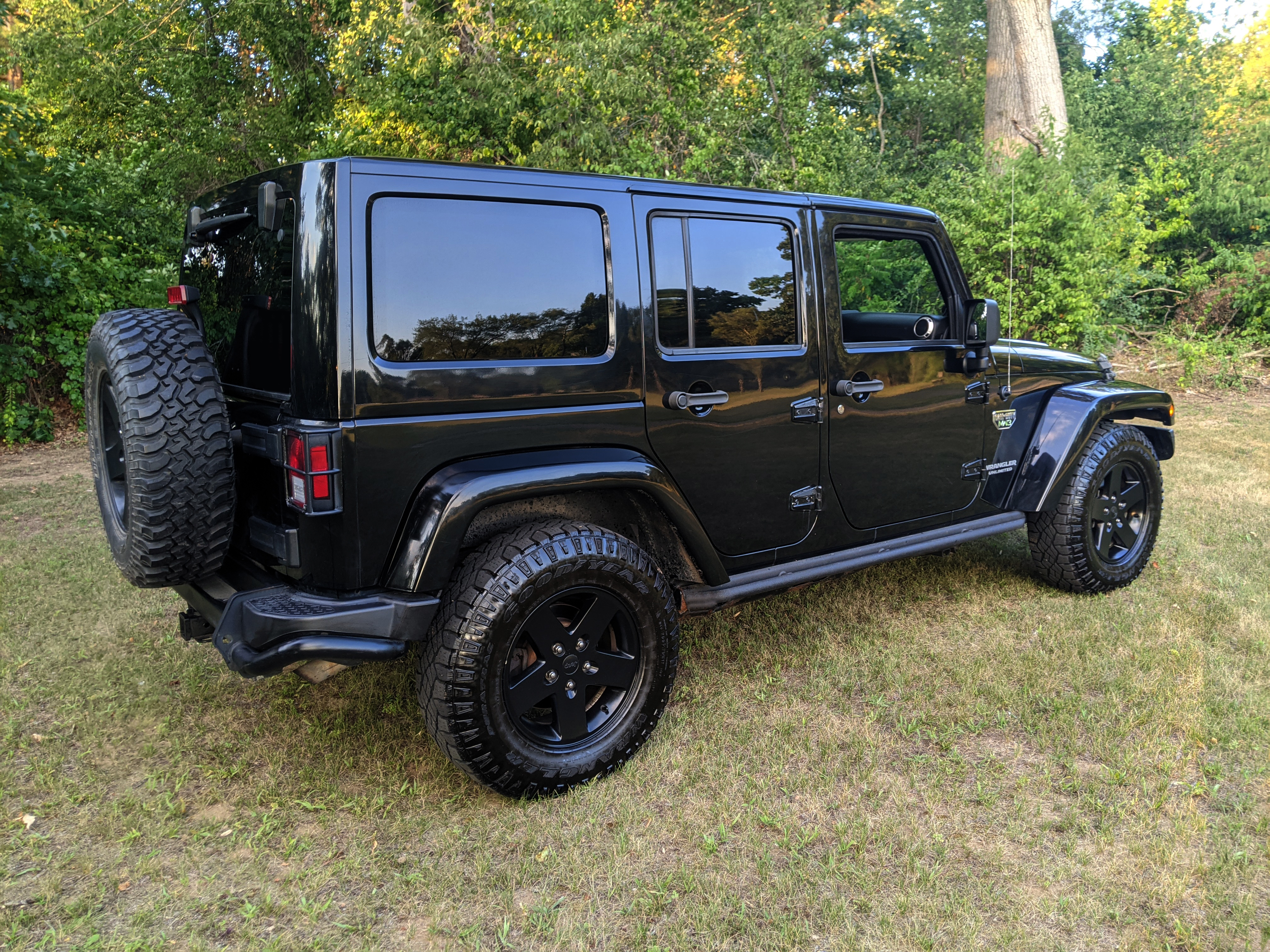 Used 2012 Jeep Wrangler Unlimited Rubicon AWD/4WD image 9