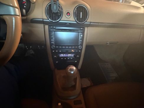 Used 2010 Porsche Boxster image 9