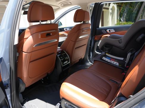Used 2025 BMW X7 xDrive40i w/ Dynamic Handling Package AWD/4WD image 19