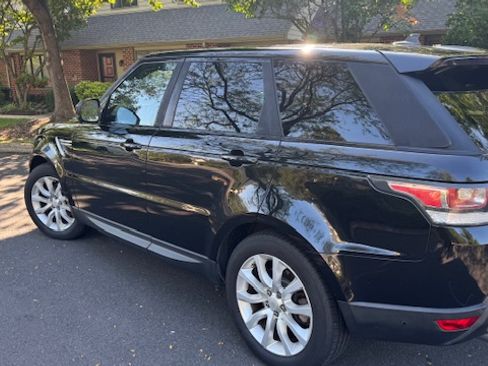 Used 2015 Land Rover Range Rover Sport HSE image 2