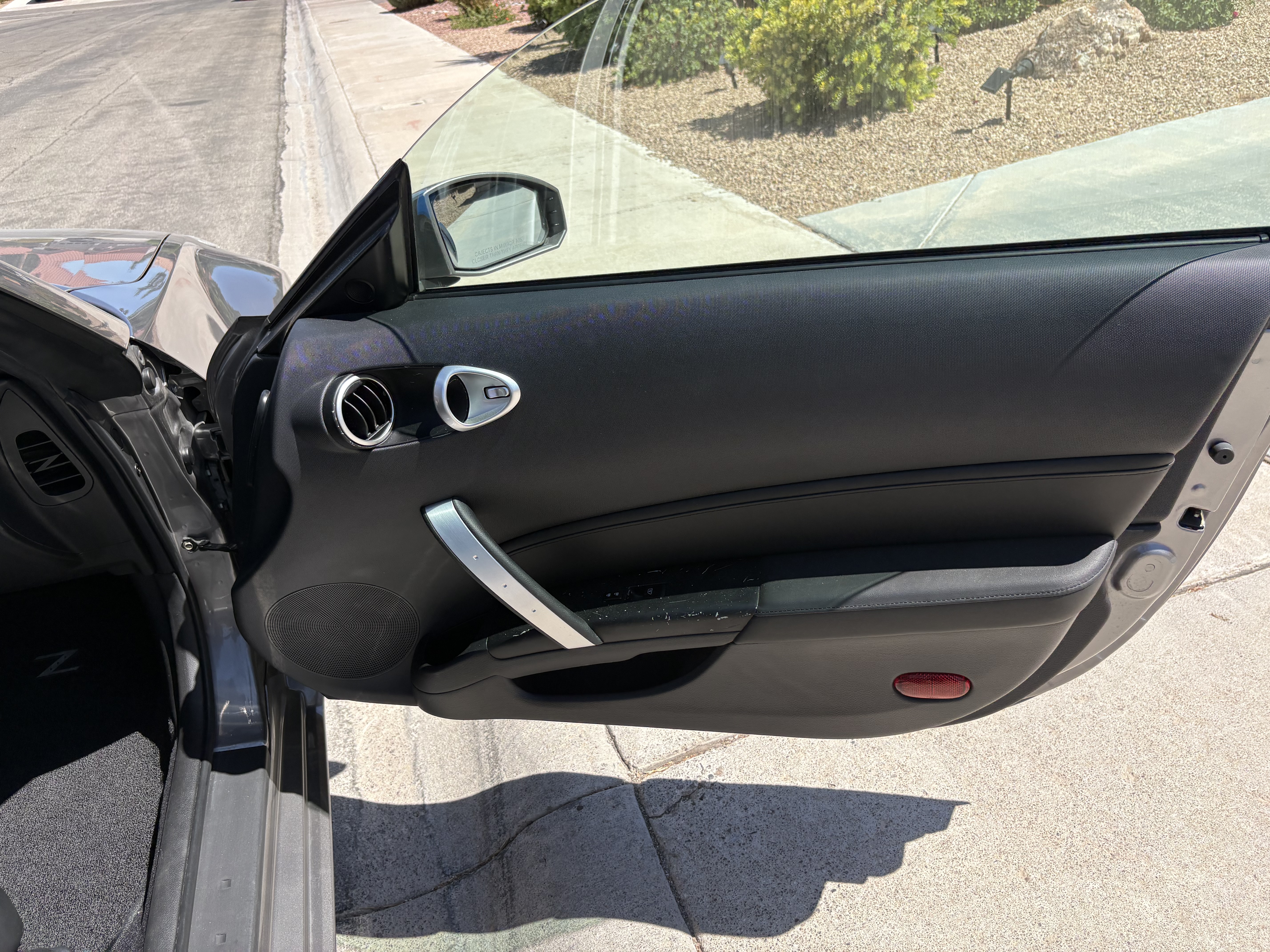 Used 2007 Nissan 350Z Touring RWD image 9