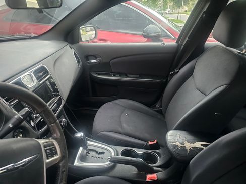Used 2012 Chrysler 200 Touring FWD image 1