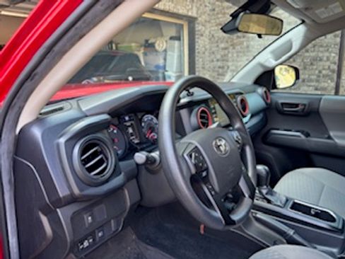 Used 2022 Toyota Tacoma SR image 15