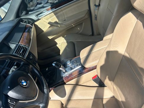 Used 2009 BMW X5 xDrive48i image 8