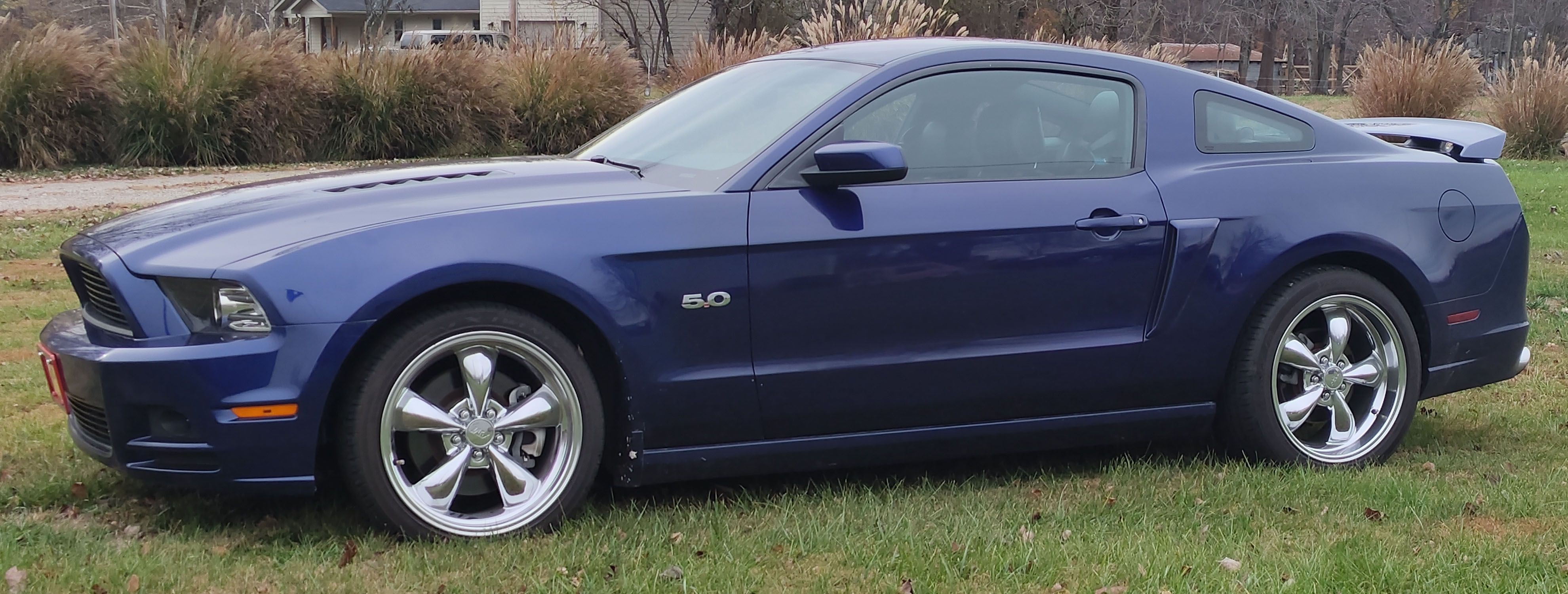 Used 2014 Ford Mustang GT Premium w/ Equipment Group 402A RWD image 5