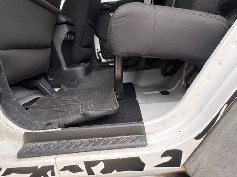 Used 2012 Jeep Wrangler Unlimited Sport image 14