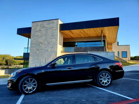 Used 2011 Hyundai Equus Ultimate image 2