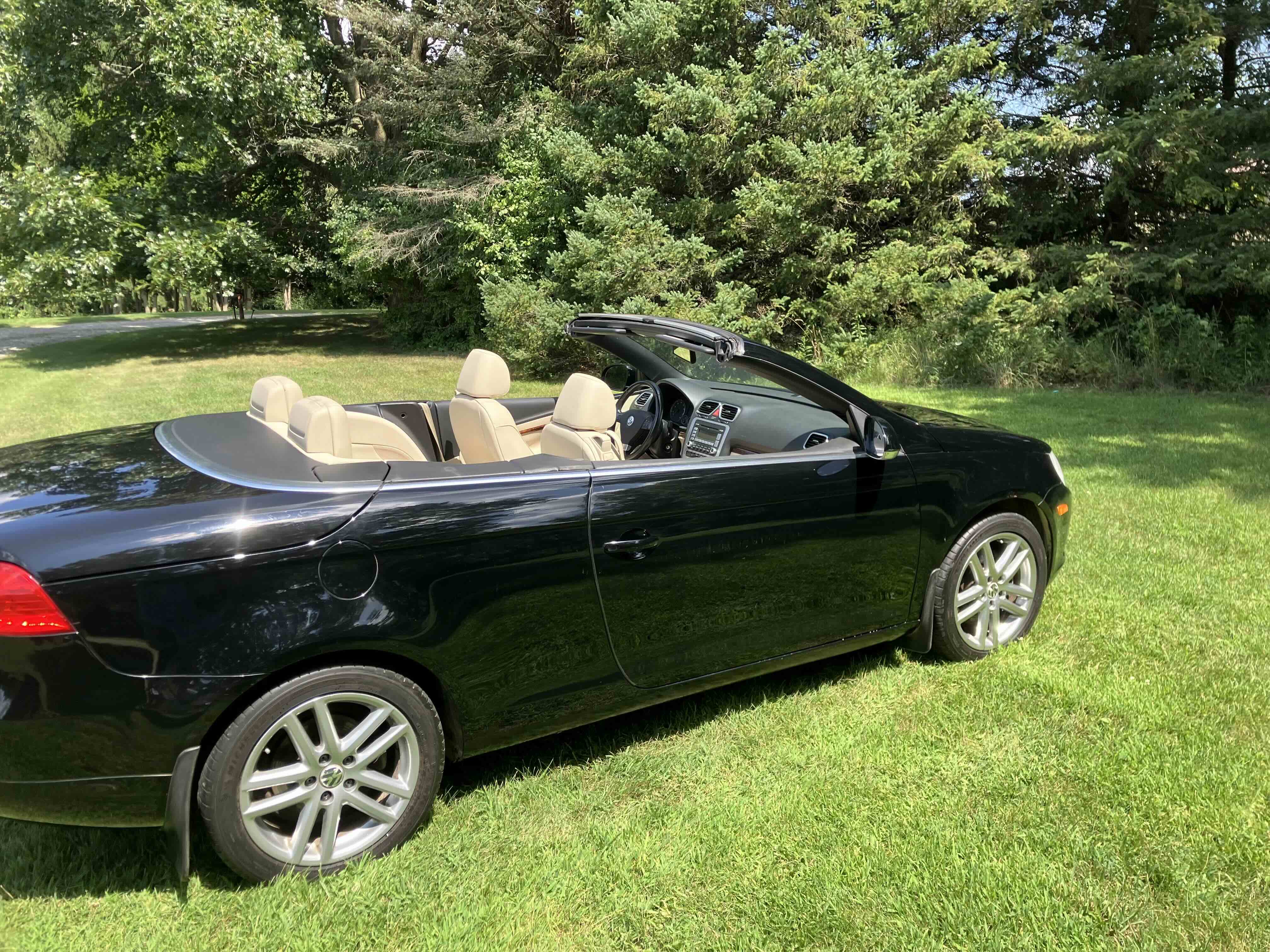 Used 2008 Volkswagen Eos Lux FWD image 4