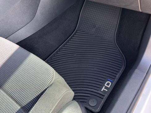 Used 2013 Volkswagen Golf TDI image 19