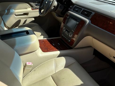 Used 2013 Chevrolet Tahoe LTZ image 13