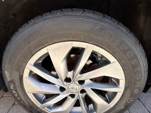 Used 2014 Nissan Rogue SL w/ SL Premium Package image 12