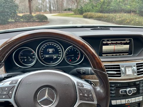 Used 2015 Mercedes-Benz E 350 Sedan image 12