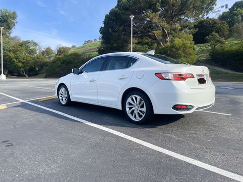 Used 2017 Acura ILX image 4