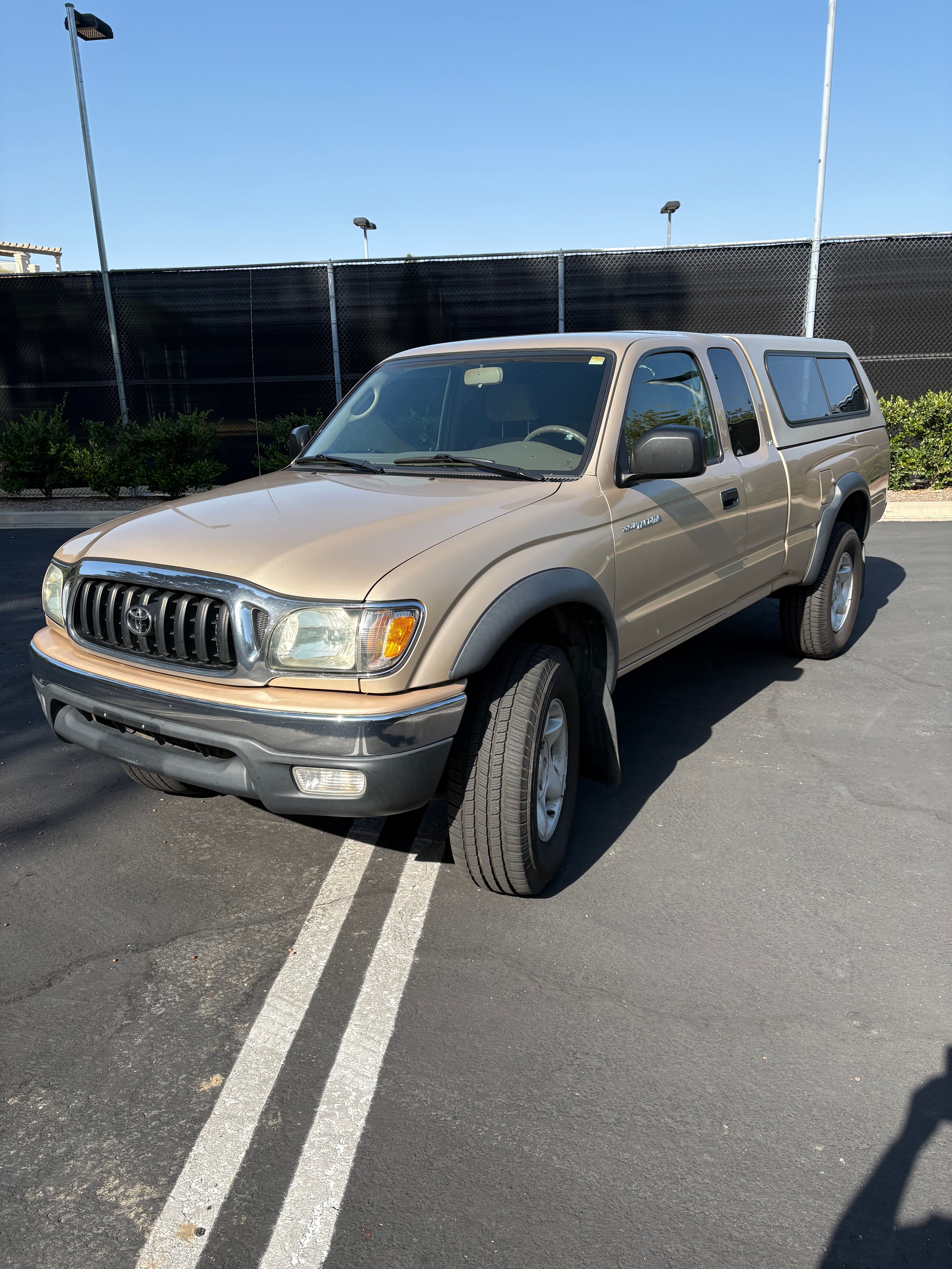 Used 2004 Toyota Tacoma PreRunner w/ Convenience Pkg RWD image 2