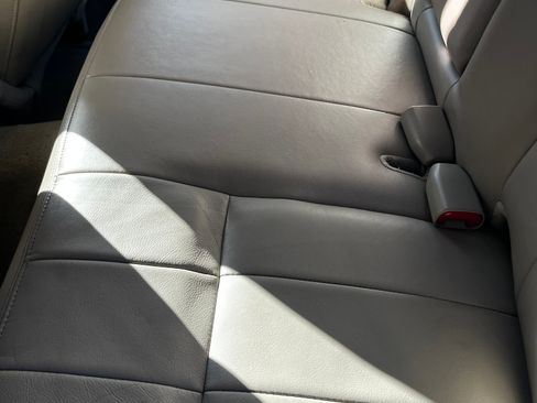 Used 2011 Ford Crown Victoria LX w/ Comfort Appearance Pkg RWD image 19